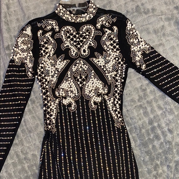 FASHION NOVA PEARL DRESS - Picture 2 of 9